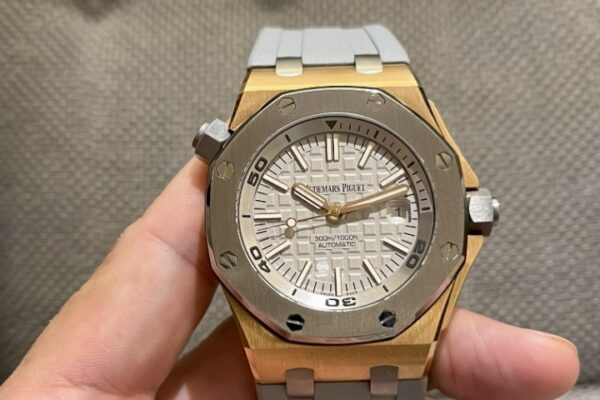 オーデマピゲ ロイヤルオーク オフショアダイバー Ref.15711OI.OO.A006CA.01　大阪　心斎橋