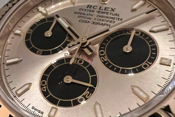 人気のハイクラスデイトナ入荷　新品　REF.126505　大阪心斎橋
