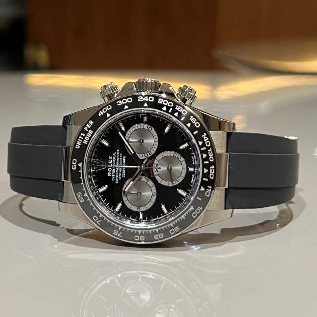 ロレックス DAYTONA 126519LN 大阪 心斎橋