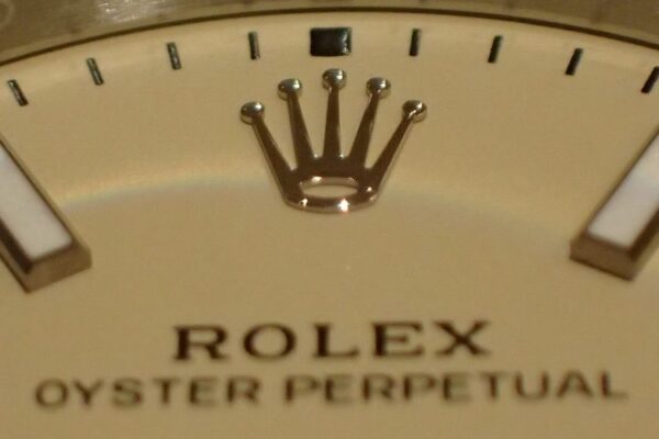 温かみのあるパステルカラーダイヤル　オイスターパーペチュアル　大阪　心斎橋