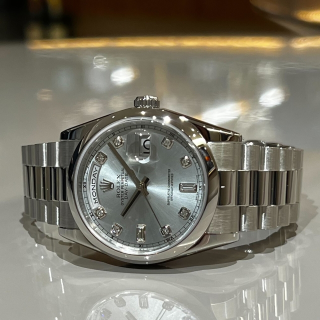 現行には存在しない仕様のプラチナデイデイト　REF.118206A　　